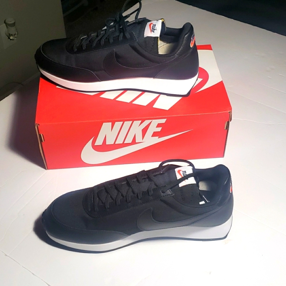 Nike air tailwind 79 mens 10.5 black/black habenero red noir